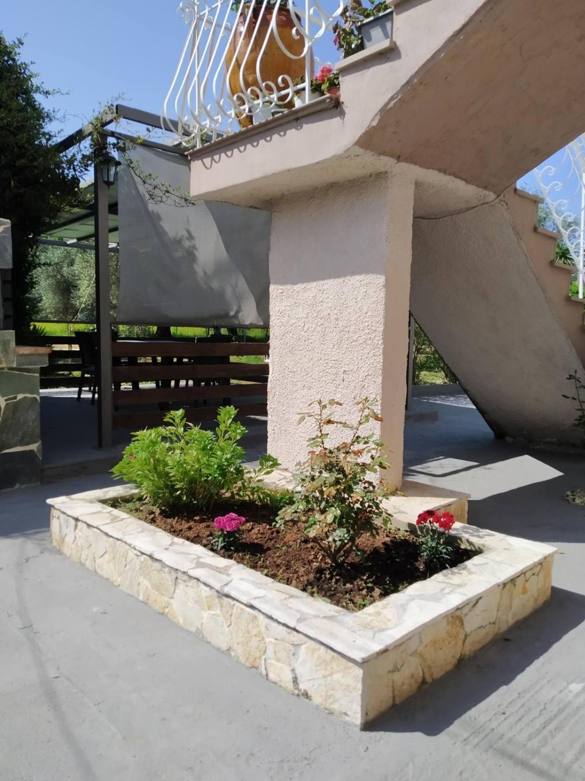 Trousas Apartments Roda  Exterior photo